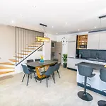 House Paval Brnistrova