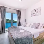 House Paval Brnistrova