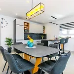 House Paval Holiday home *